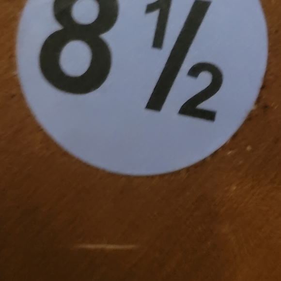 New Strappy Stylish Sandals with heel. Look great with anything - Picture 4 of 7